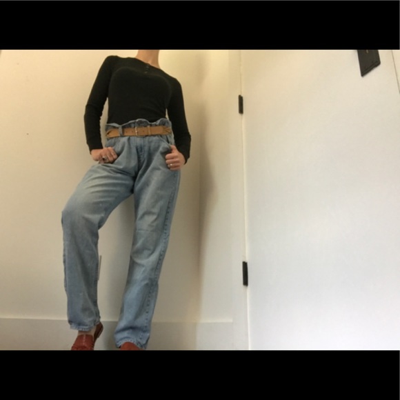 Old Navy Boyfriend Blue Jeans Naturally Distressed - Picture 3 of 16